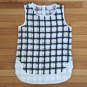 Sleeveless windowpane blouse